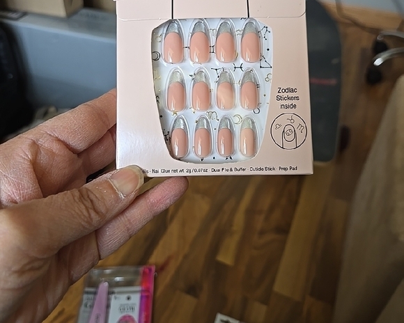 Nail Bundle - Picture 4 of 9